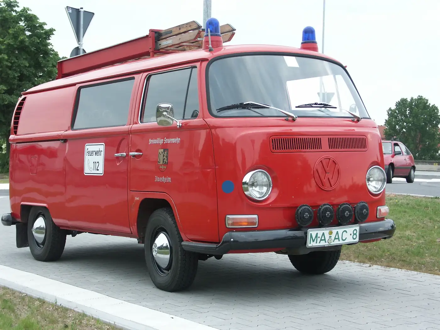 Historisches Tragkraftspritzenfahrzeug TSF auf VW-Basis