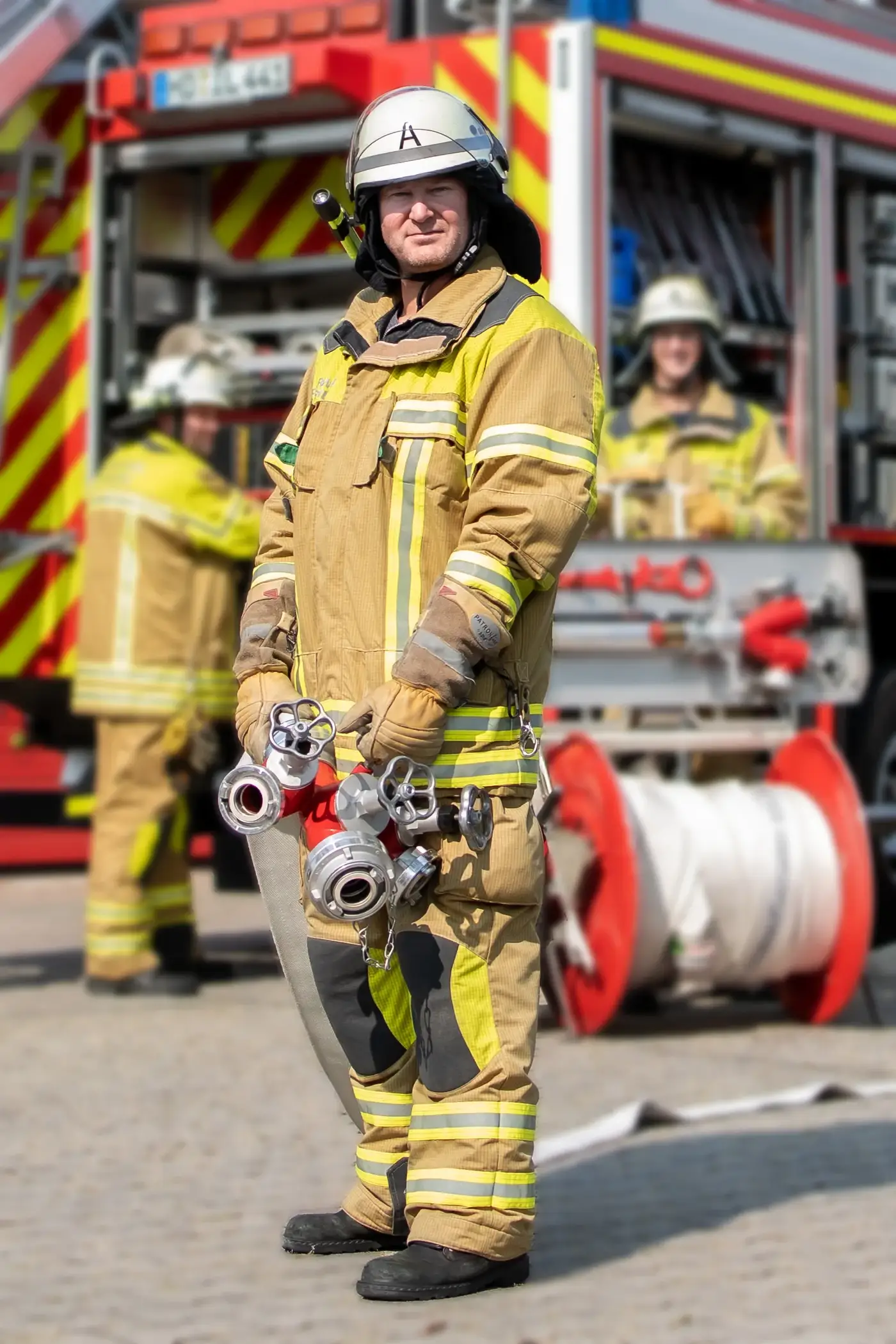 Nachwuchskraft der Feuerwehr Ilvesheim in Einsatzkleidung